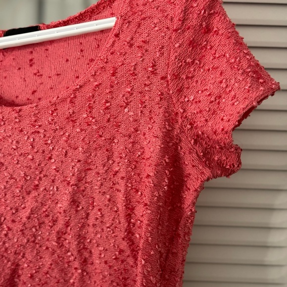 Cute pink textured top - Picture 3 of 7